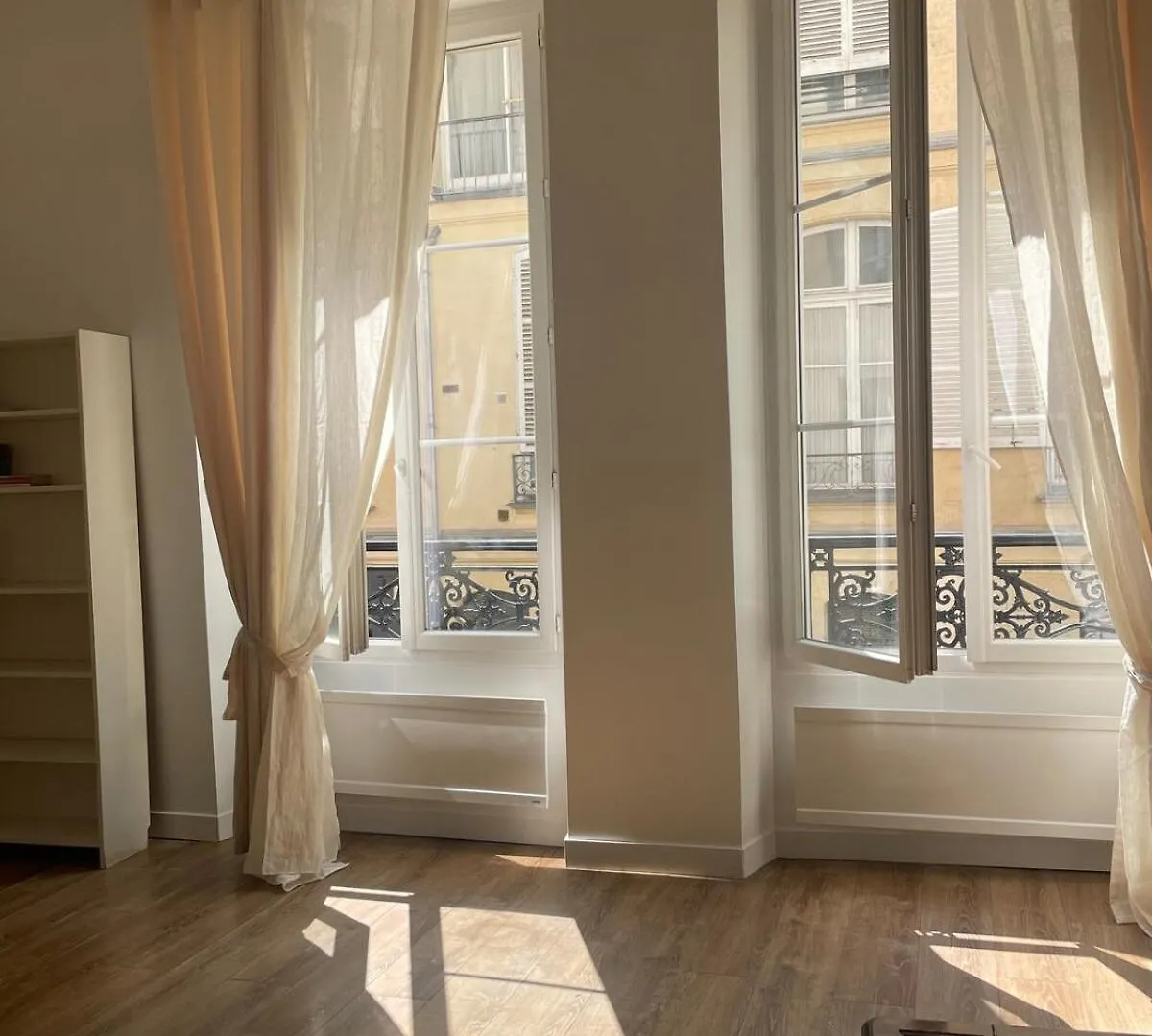 Artist Apartment In Le Marais Paris